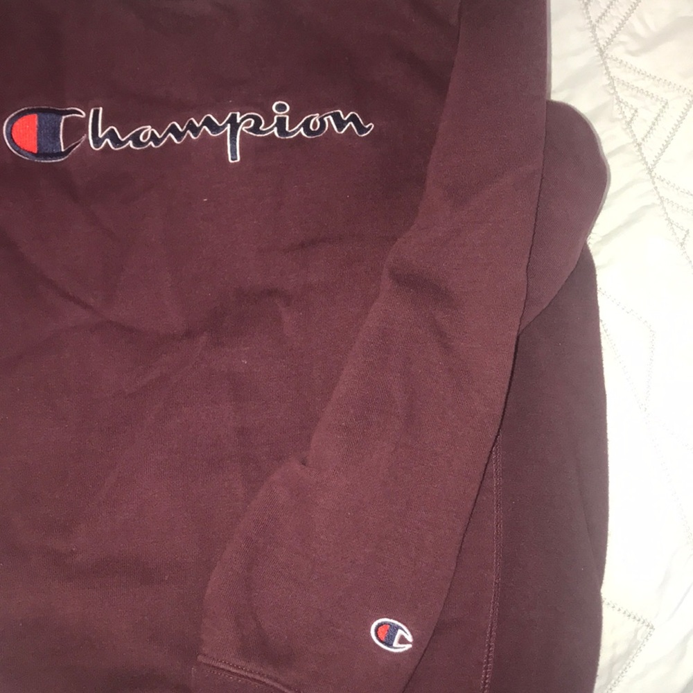 champion crewneck (dark maroon)